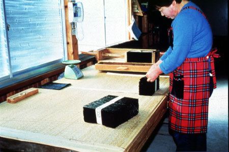 Packing Nori Sheets in Japan